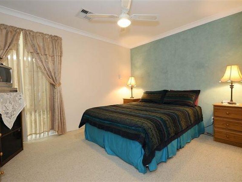 2/11 Bell Street, Rockingham WA 6168
