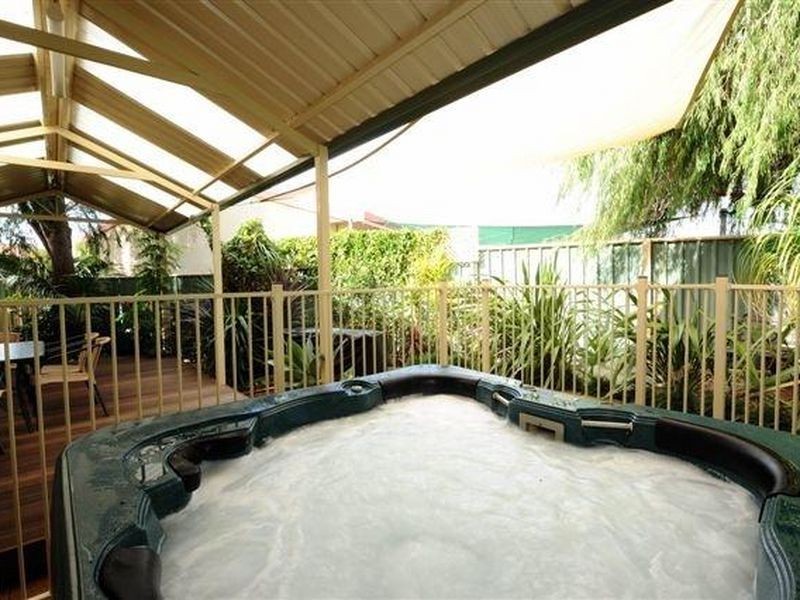 2 William Street, Rockingham WA 6168