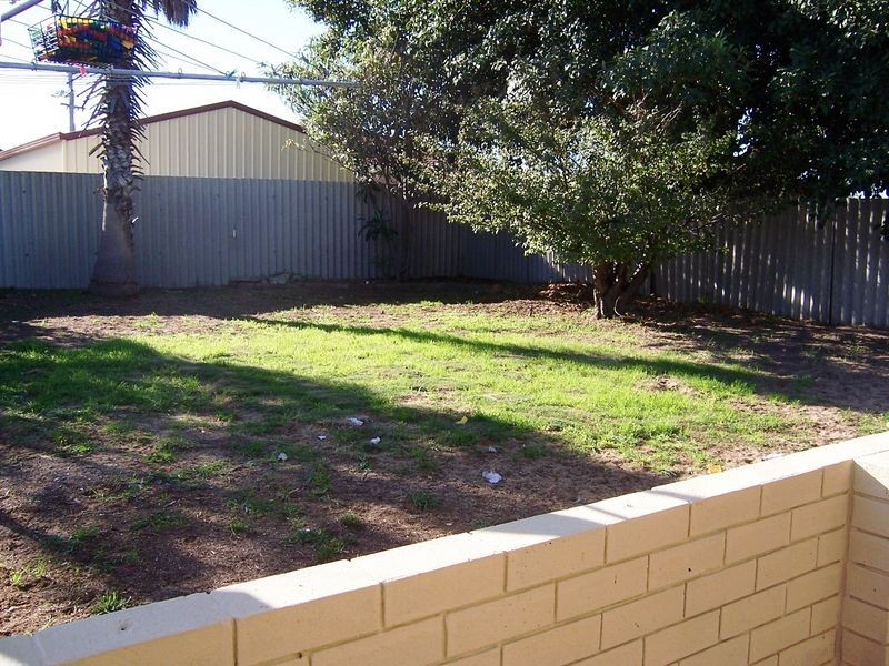 6 Burnside Way, Waikiki WA 6169