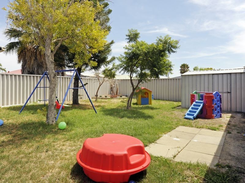 5 Clipperton Court, Waikiki WA 6169