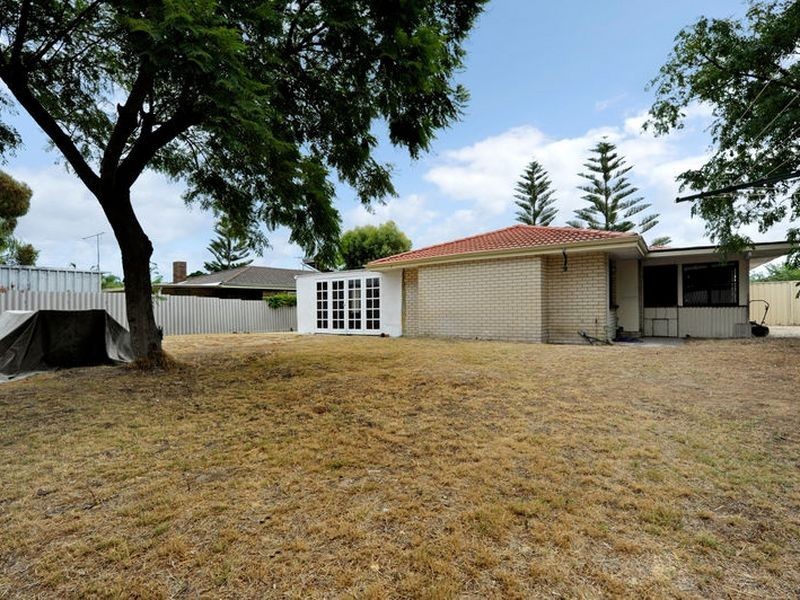 3 Monsoon Close, Waikiki WA 6169