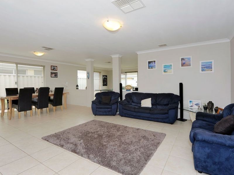 11 Celtic Crescent, Shoalwater WA 6169