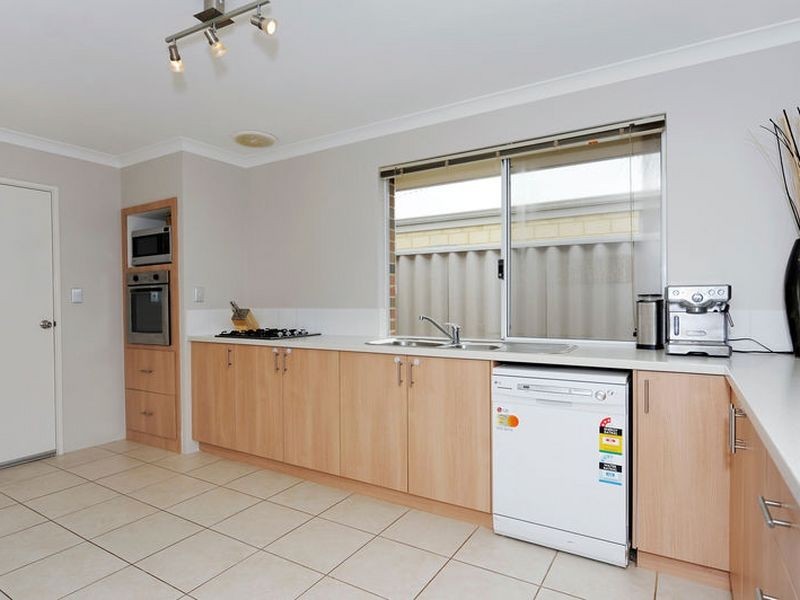 11 Celtic Crescent, Shoalwater WA 6169