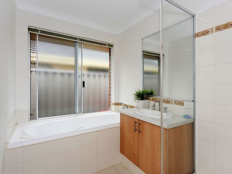 11 Celtic Crescent, Shoalwater WA 6169