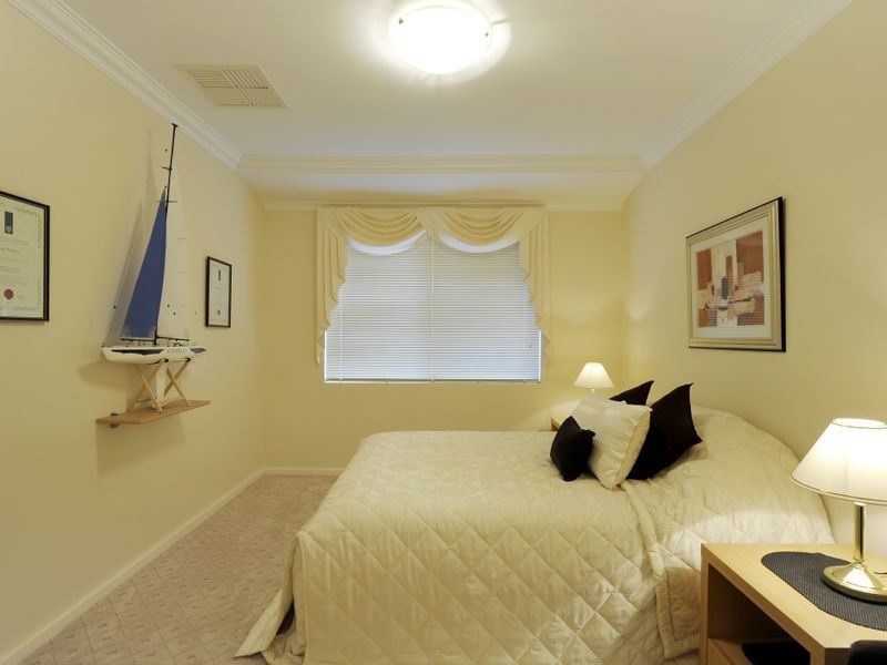 8 Verin Lane, Port Kennedy WA 6172
