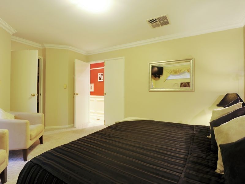8 Verin Lane, Port Kennedy WA 6172