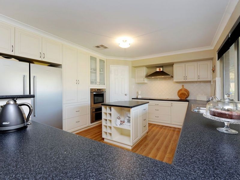 7 Scarpview Drive, Serpentine WA 6125