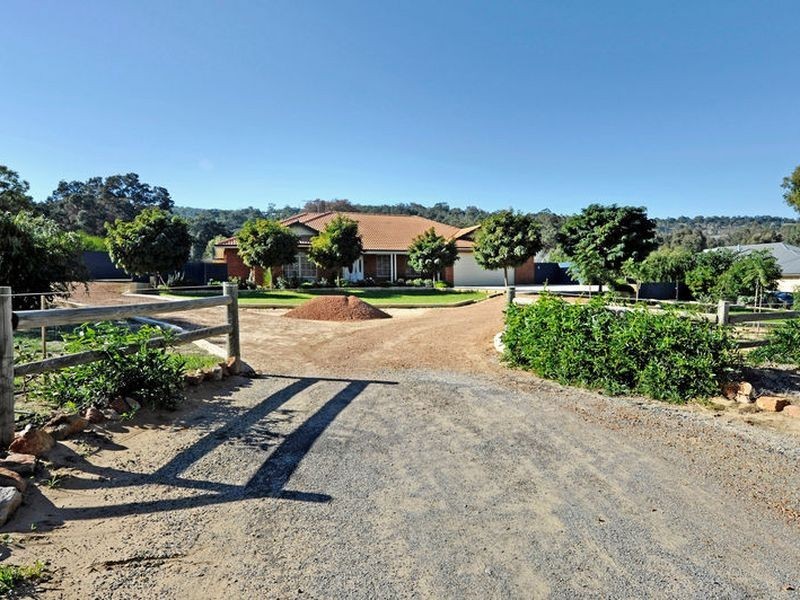 7 Scarpview Drive, Serpentine WA 6125