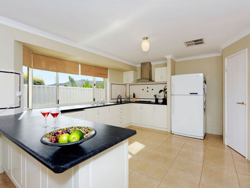 50 Hennessy Way, Rockingham WA 6168