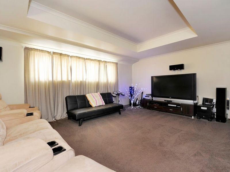 50 Hennessy Way, Rockingham WA 6168