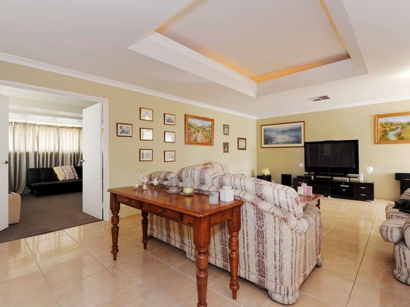 50 Hennessy Way, Rockingham WA 6168