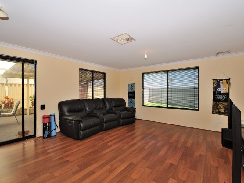 3 Edgbaston Crescent, Port Kennedy WA 6172
