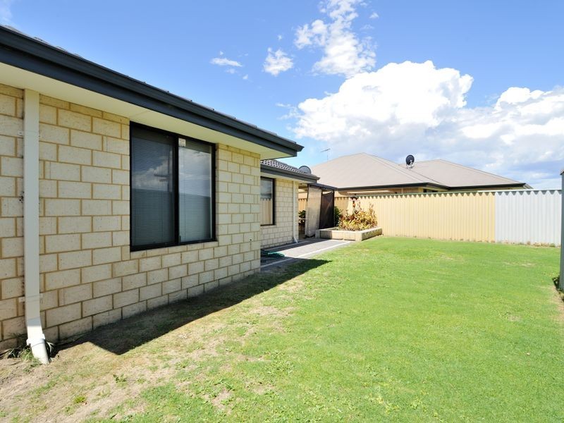 3 Edgbaston Crescent, Port Kennedy WA 6172