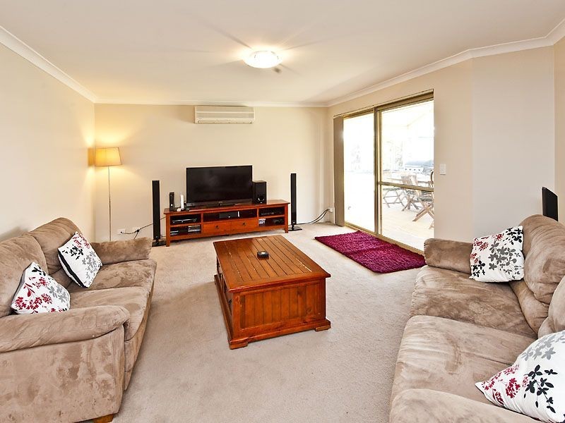 174 Grand Ocean Blvd, Port Kennedy WA 6172