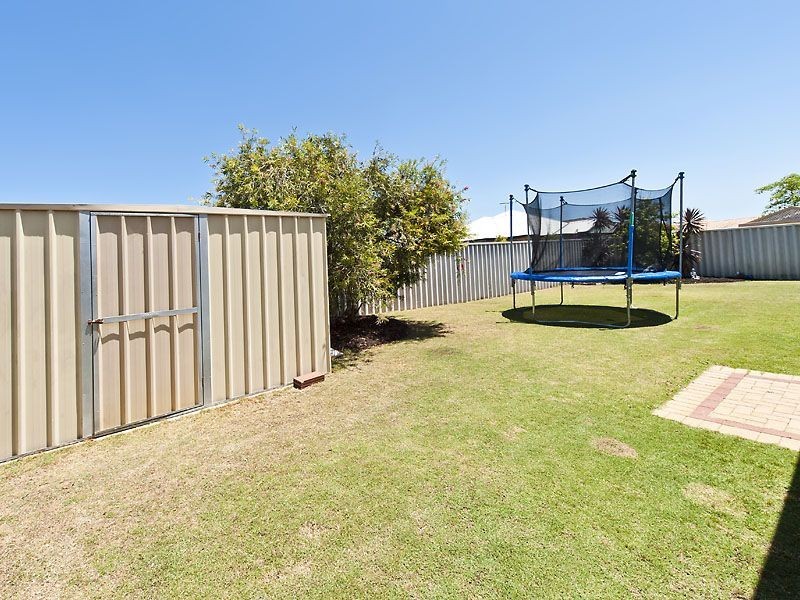 174 Grand Ocean Blvd, Port Kennedy WA 6172