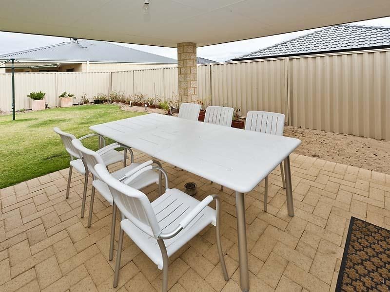 16 Mariposa Boulevard, Secret Harbour WA 6173