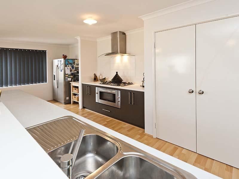 16 Mariposa Boulevard, Secret Harbour WA 6173