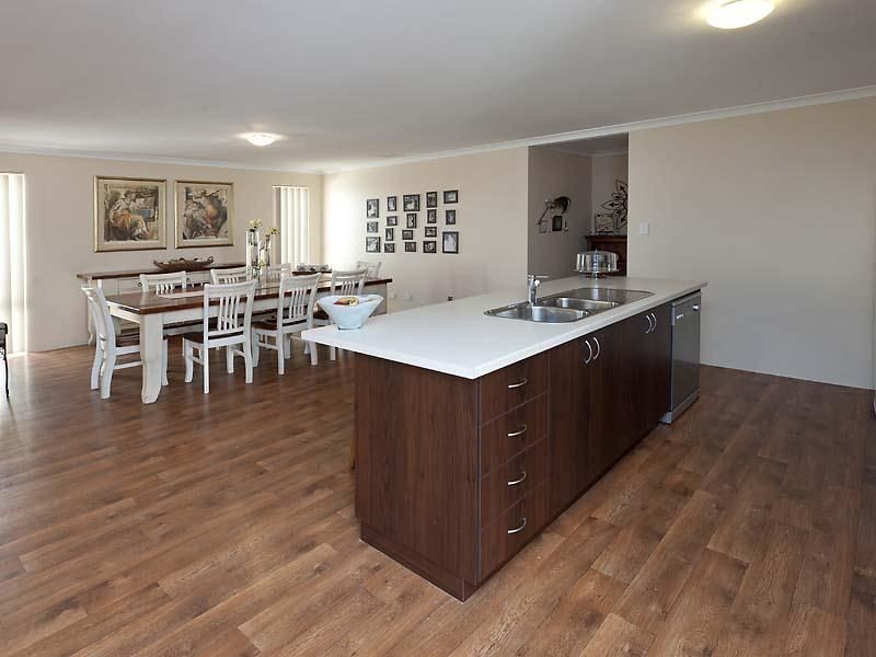 8 Caves Way, Secret Harbour WA 6173