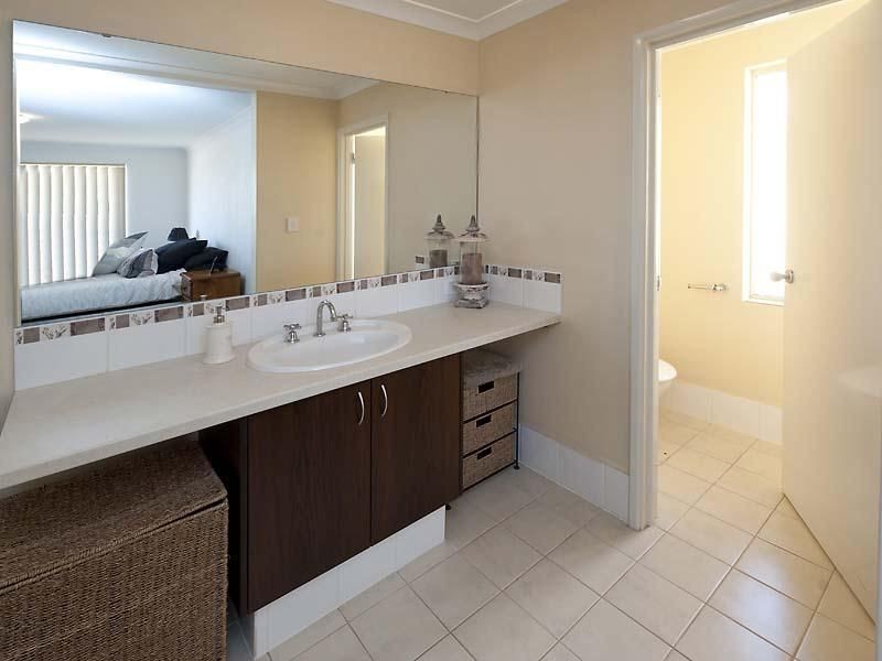 8 Caves Way, Secret Harbour WA 6173