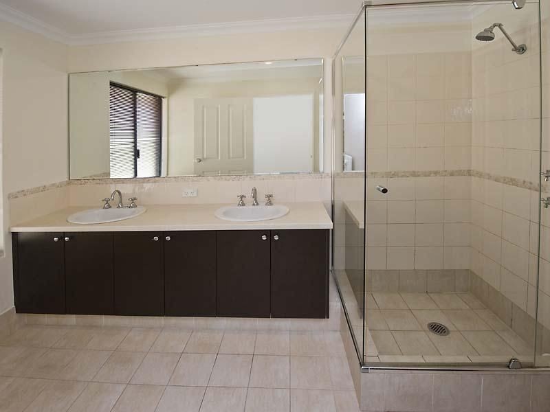 17 Arrowwood Loop, Secret Harbour WA 6173