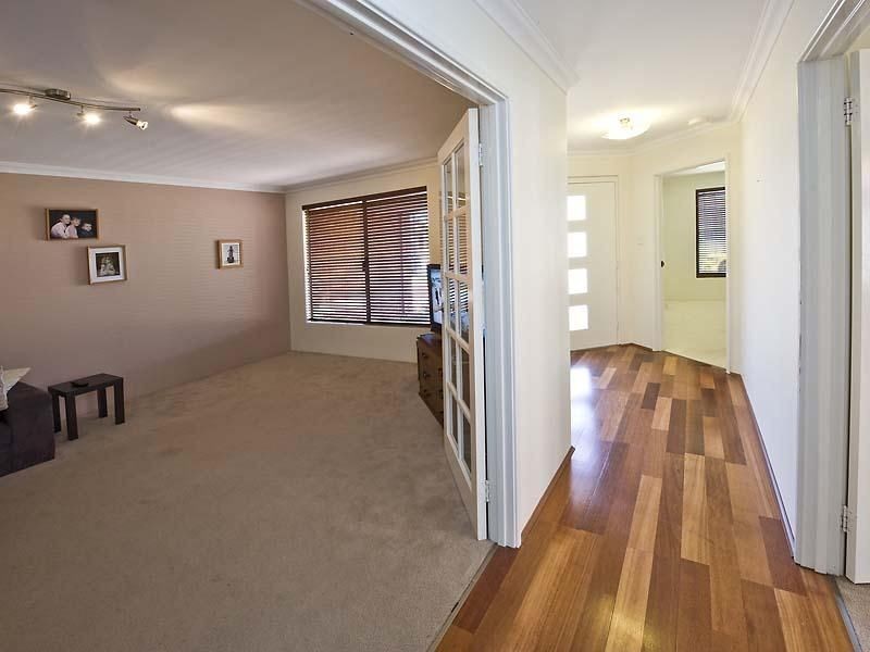 17 Arrowwood Loop, Secret Harbour WA 6173