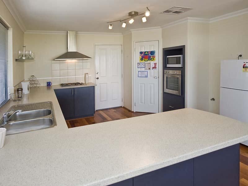 17 Arrowwood Loop, Secret Harbour WA 6173