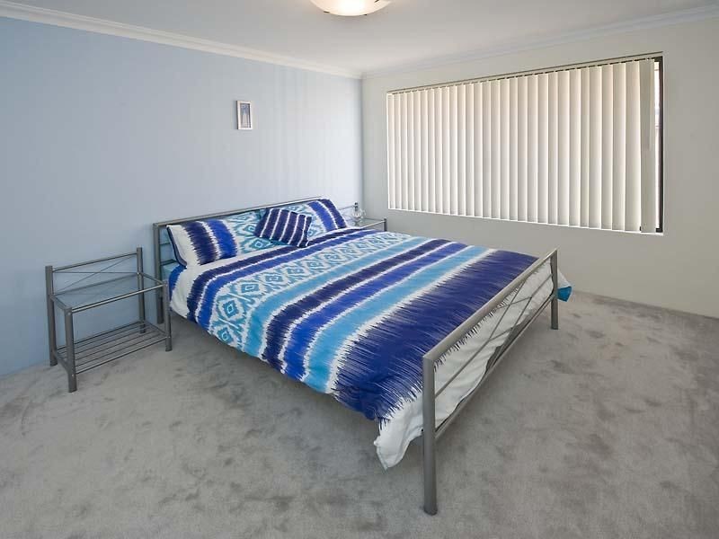 17 Arrowwood Loop, Secret Harbour WA 6173