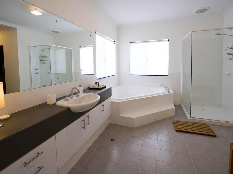 28 Hassars Road, Secret Harbour WA 6173