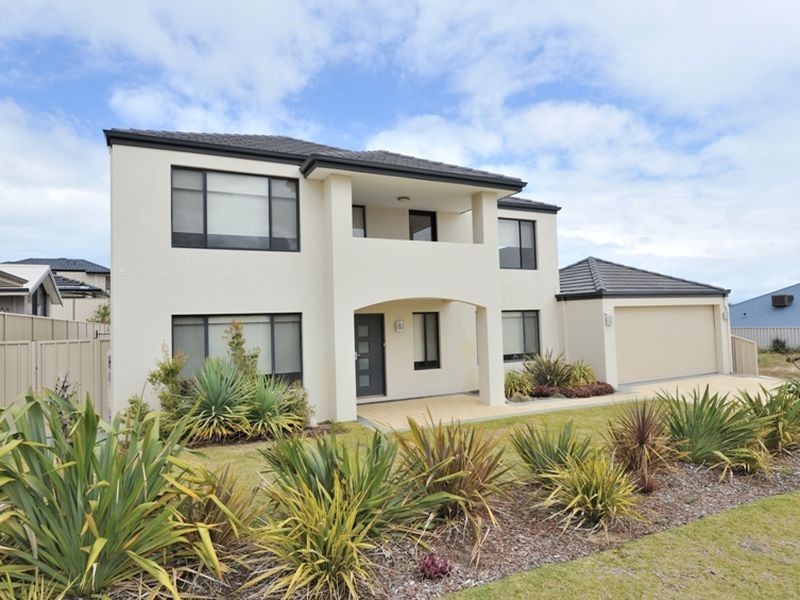 38 Bancoura Parkway, Secret Harbour WA 6173