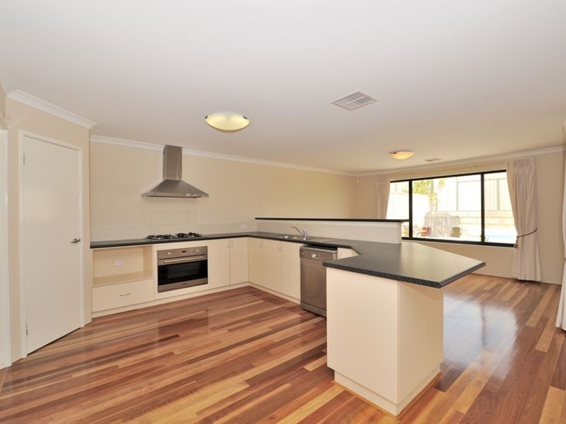 38 Bancoura Parkway, Secret Harbour WA 6173
