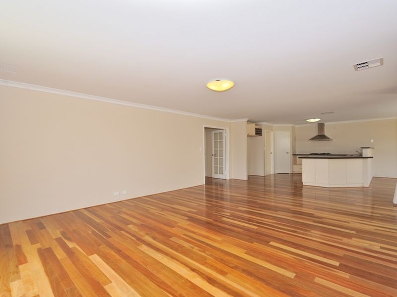 38 Bancoura Parkway, Secret Harbour WA 6173