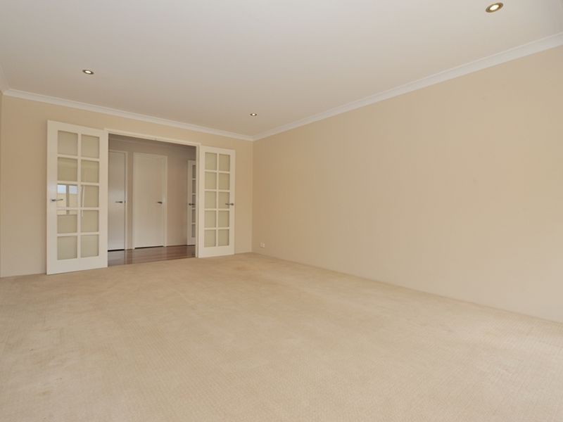 38 Bancoura Parkway, Secret Harbour WA 6173