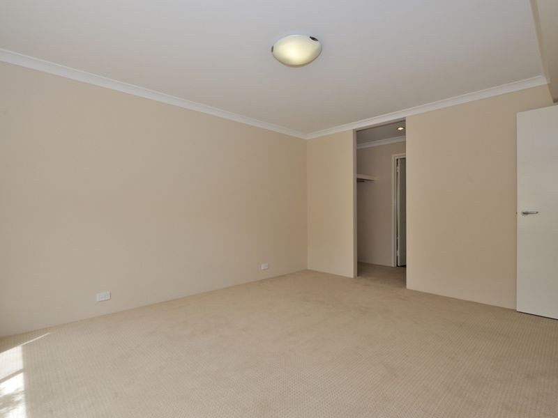 38 Bancoura Parkway, Secret Harbour WA 6173