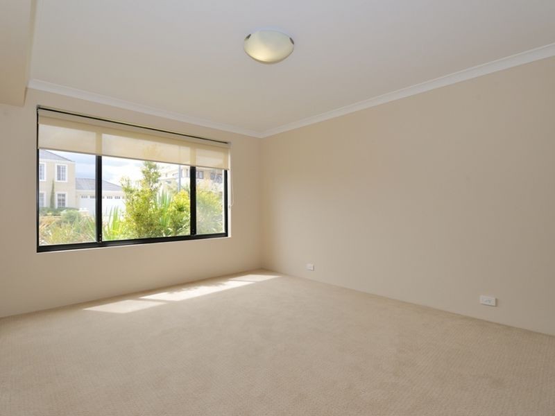 38 Bancoura Parkway, Secret Harbour WA 6173