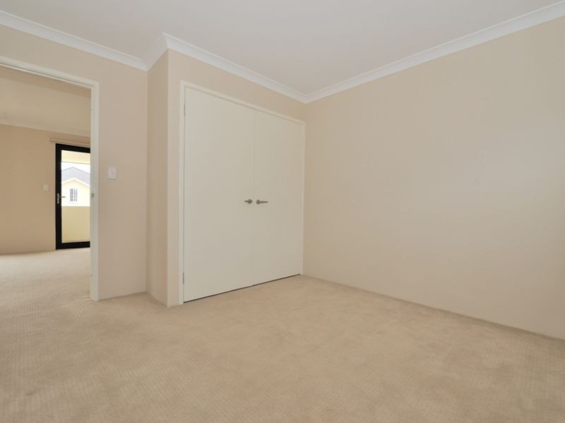 38 Bancoura Parkway, Secret Harbour WA 6173