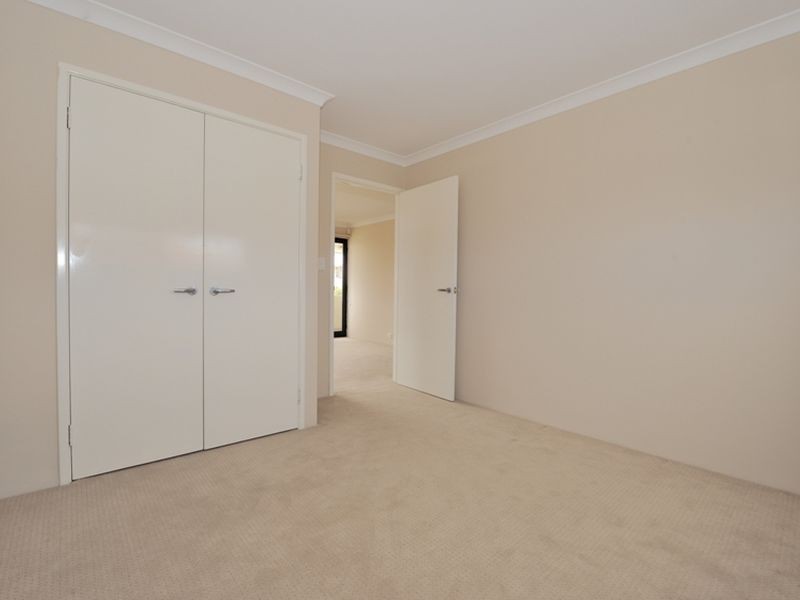 38 Bancoura Parkway, Secret Harbour WA 6173