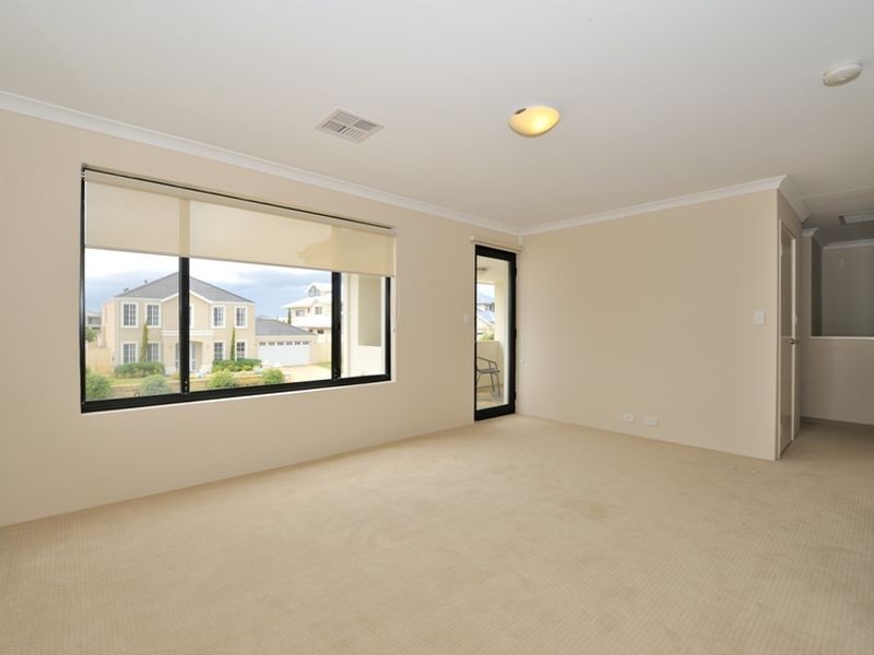38 Bancoura Parkway, Secret Harbour WA 6173