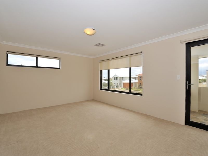 38 Bancoura Parkway, Secret Harbour WA 6173