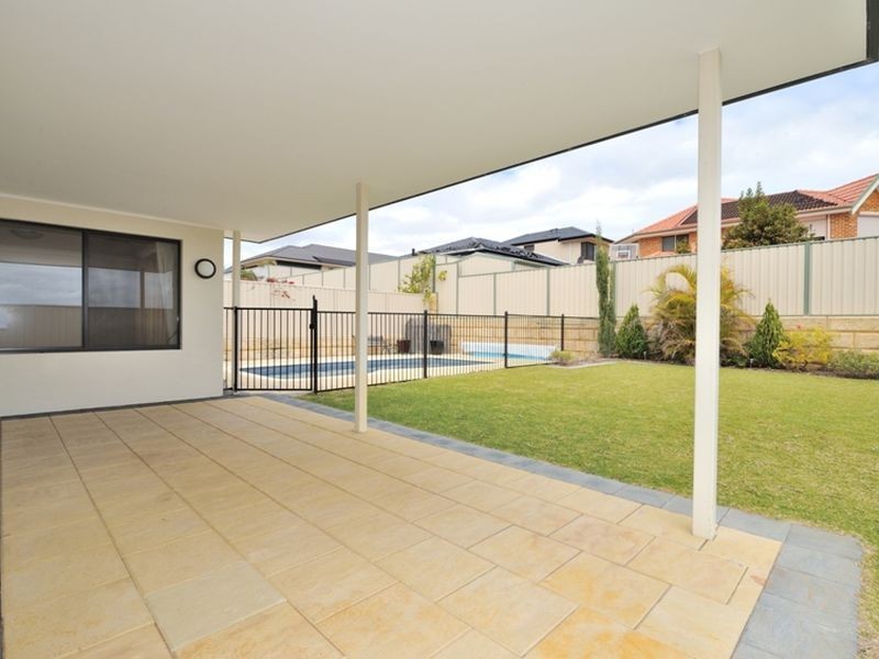 38 Bancoura Parkway, Secret Harbour WA 6173