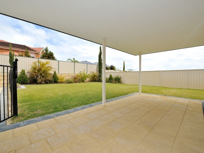 38 Bancoura Parkway, Secret Harbour WA 6173