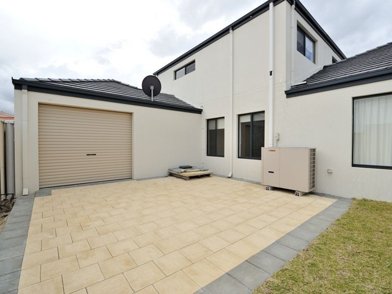 38 Bancoura Parkway, Secret Harbour WA 6173