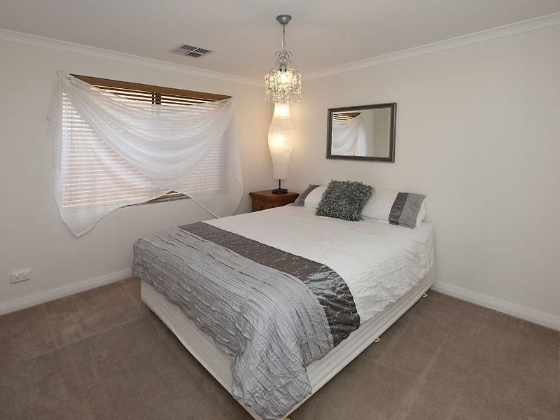 12 Salton Street, Secret Harbour WA 6173