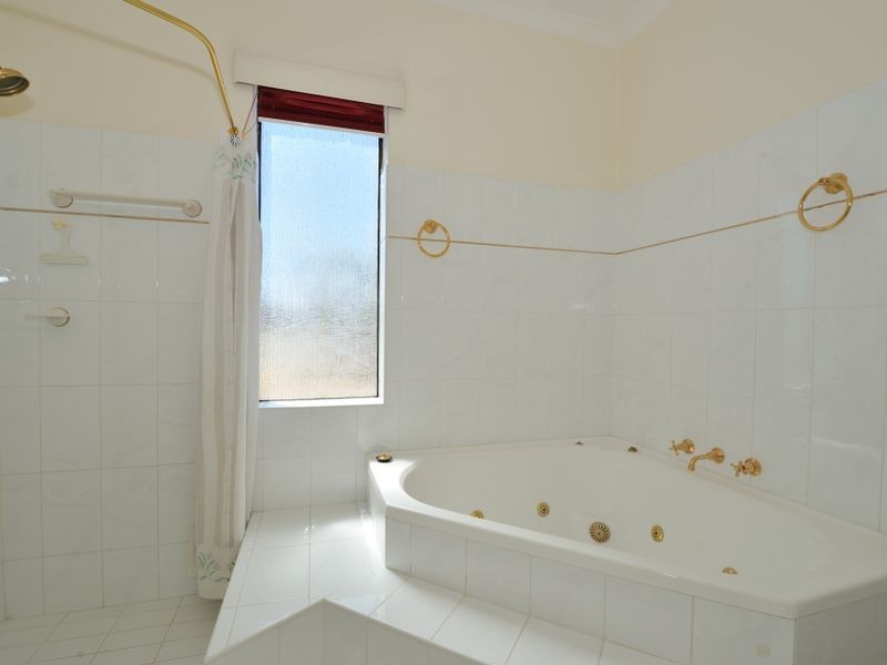 19 Warnbro Sound Avenue, Warnbro WA 6169