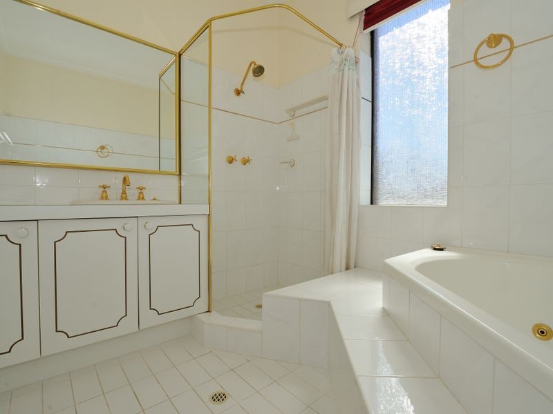 19 Warnbro Sound Avenue, Warnbro WA 6169