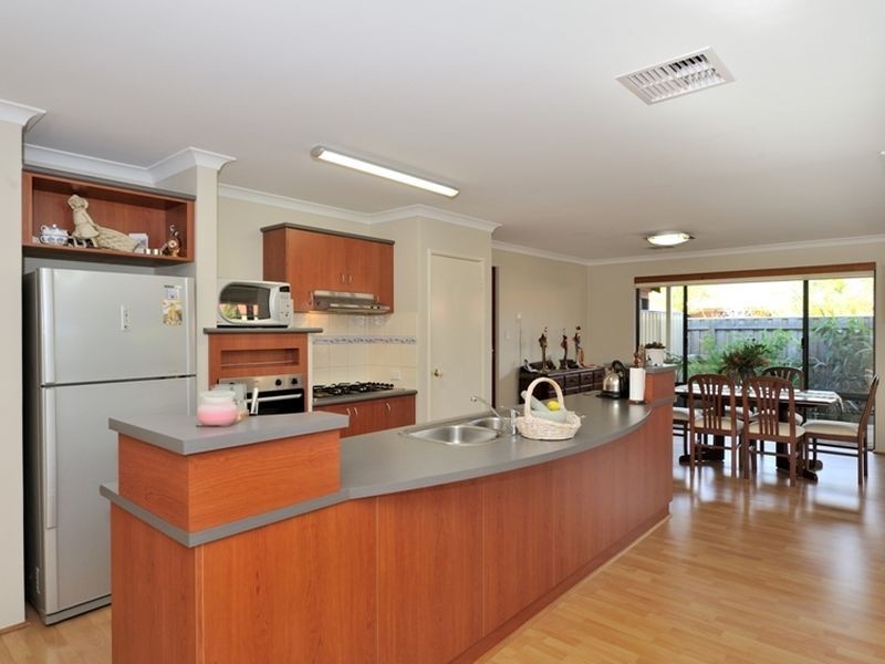 21 Chantilly Way, Meadow Springs WA 6210