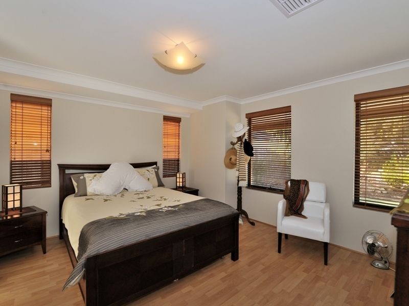 21 Chantilly Way, Meadow Springs WA 6210