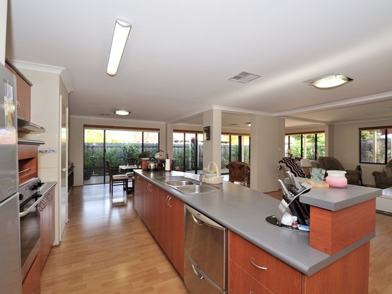 21 Chantilly Way, Meadow Springs WA 6210