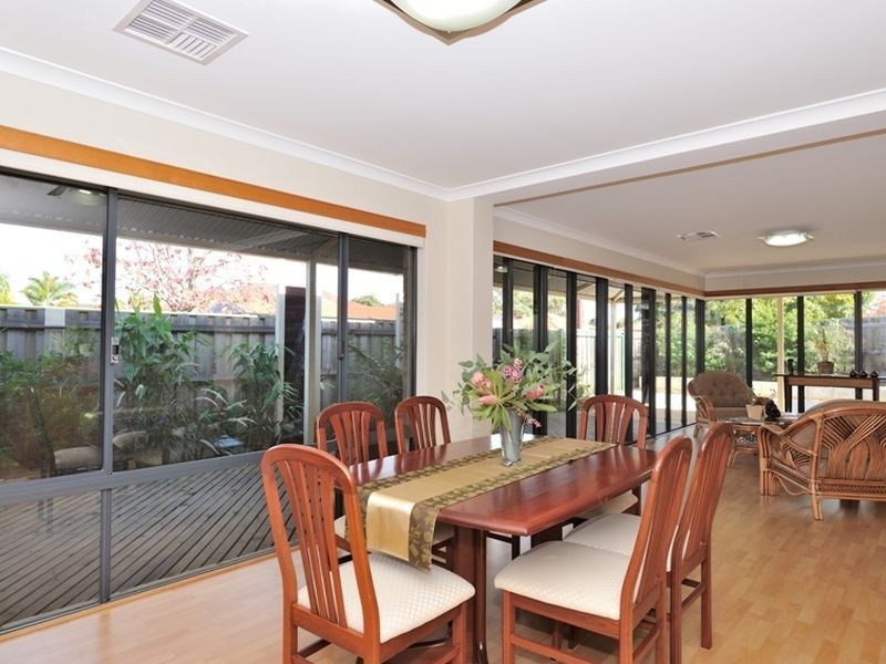 21 Chantilly Way, Meadow Springs WA 6210