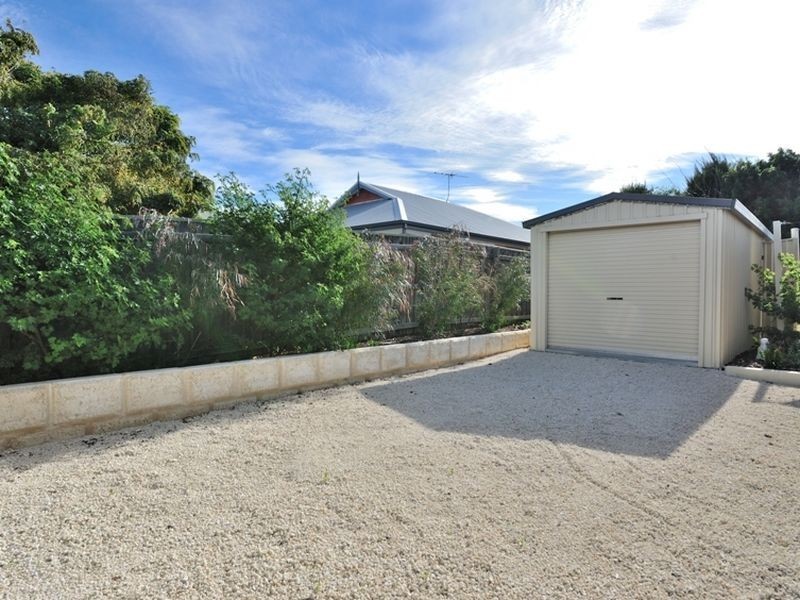 21 Chantilly Way, Meadow Springs WA 6210