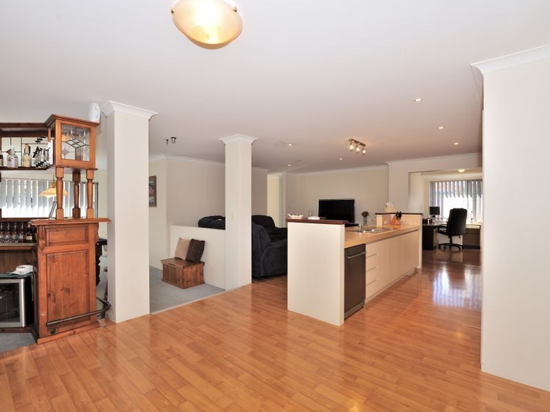 17 Mary Blair Way, Warnbro WA 6169